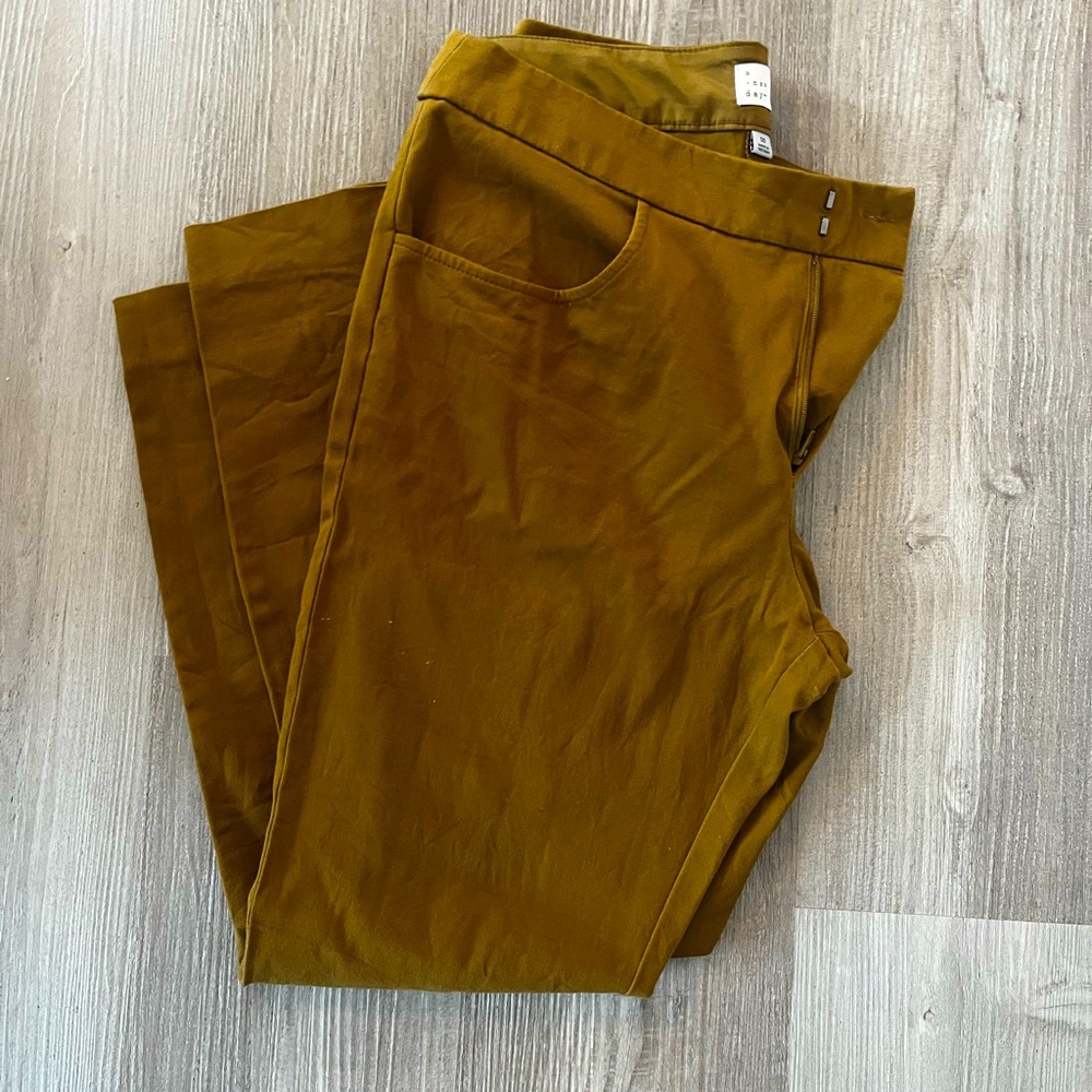 Women’s stretch ankle pants
